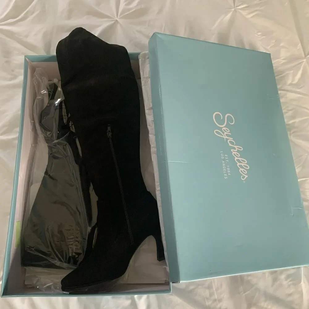 NIB Anthropologie Seychelles You or Me suede boots